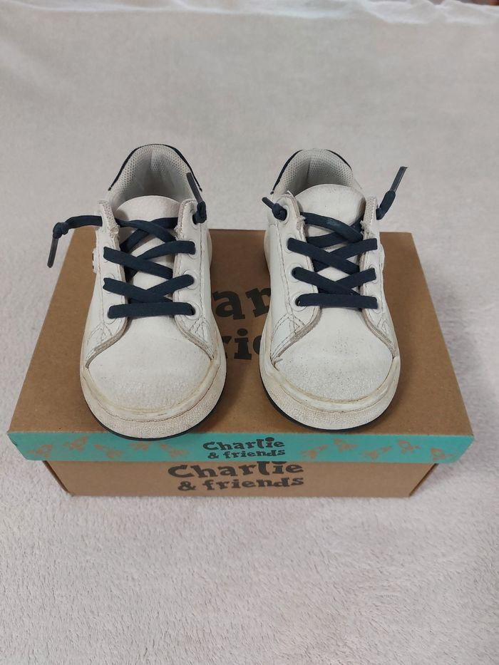 Basket de ville blanche et bleue 22