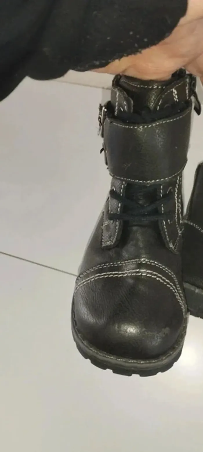 Bottines noires fourrées marque Gémo, taille 23, bon état - photo numéro 5