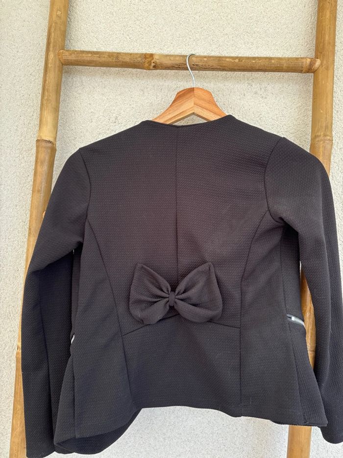 Veste noire légère avec noeud dans le dos - photo numéro 6