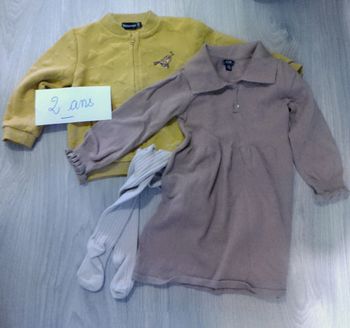 Lot de vêtements fille 2ans
