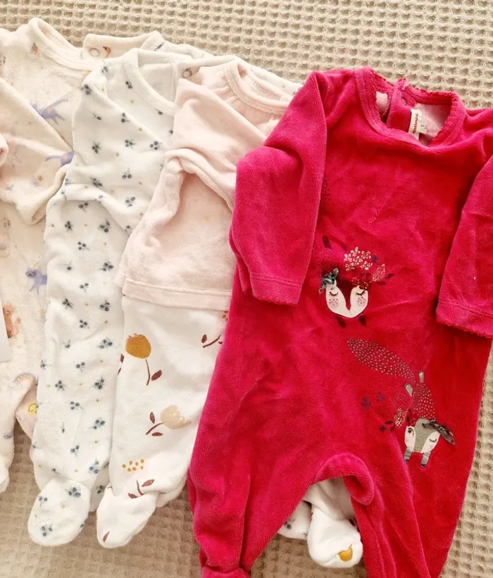 Lot 7 pyjamas bébé fille 1 mois - photo numéro 2