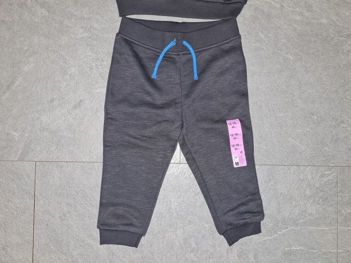 Ensemble primark neuf taille 12/18 mois soit 86cm - photo numéro 3