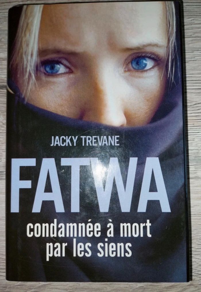 Livre Fatwa condamné à mort par les siens