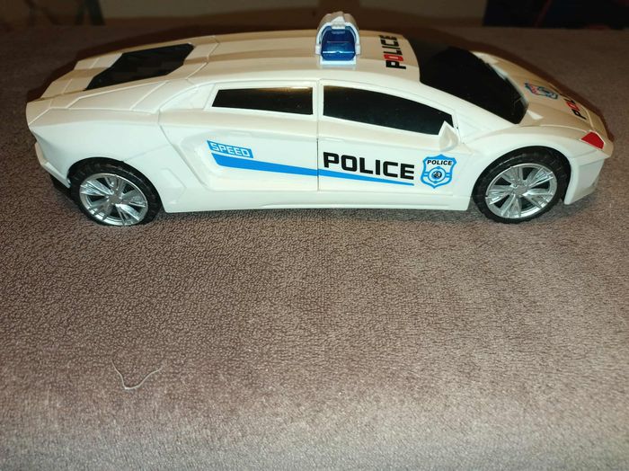 Voiture de police avec lumières à ouverture automatique - photo numéro 2