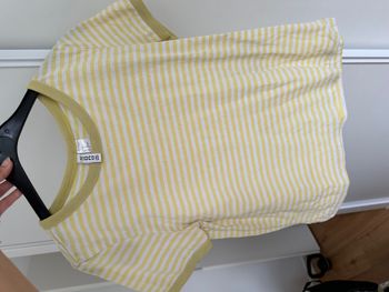 Tee-shirt rayé jaune
