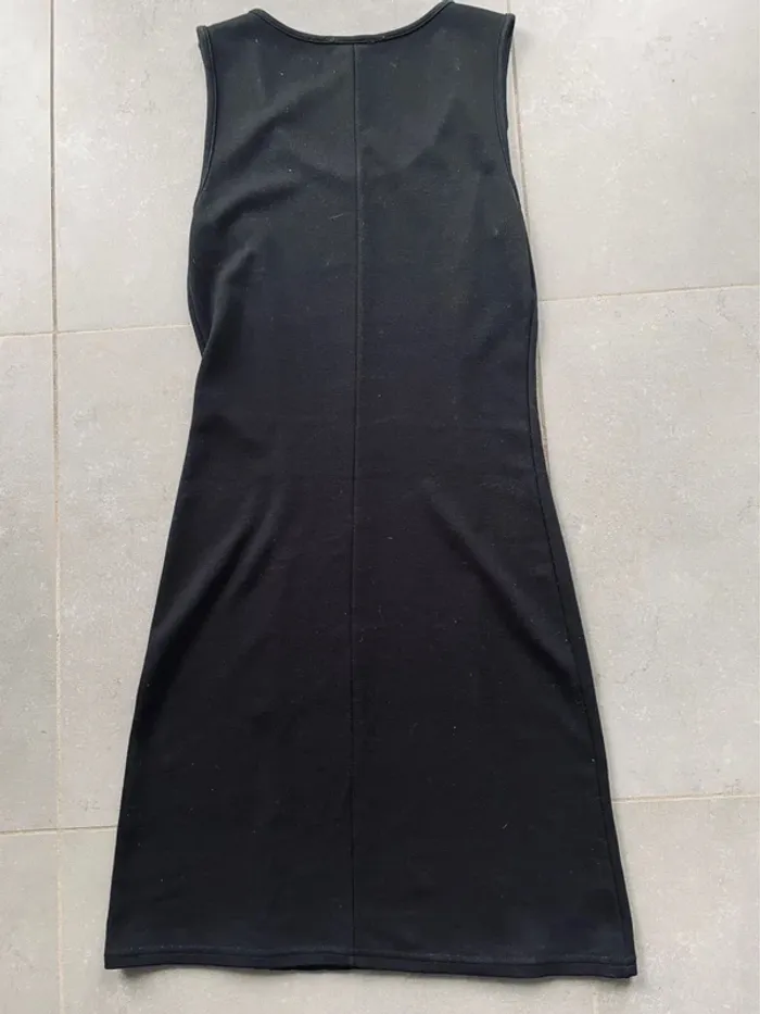 Robe noire chic bretelles larges - photo numéro 4