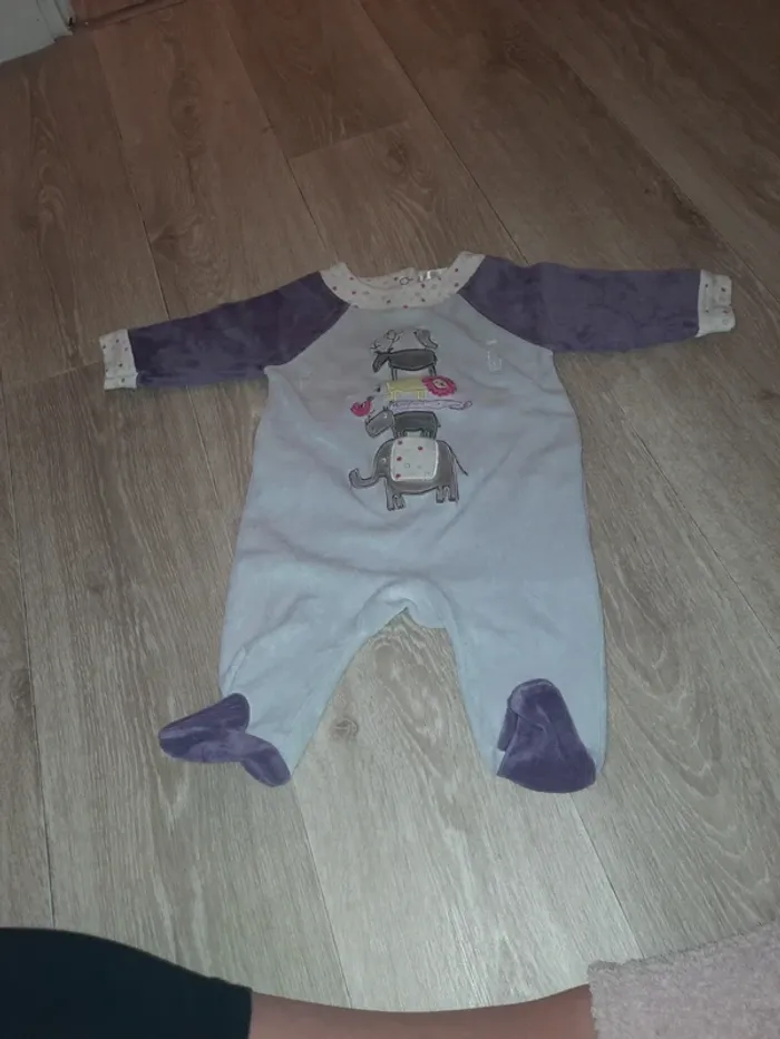 Lot 2 pyjama 3 mois - photo numéro 3