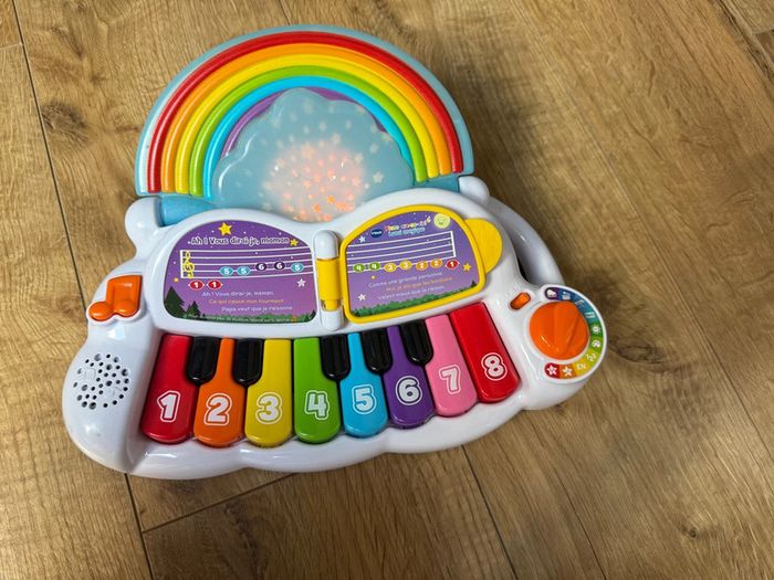 Piano arc en ciel - photo numéro 2