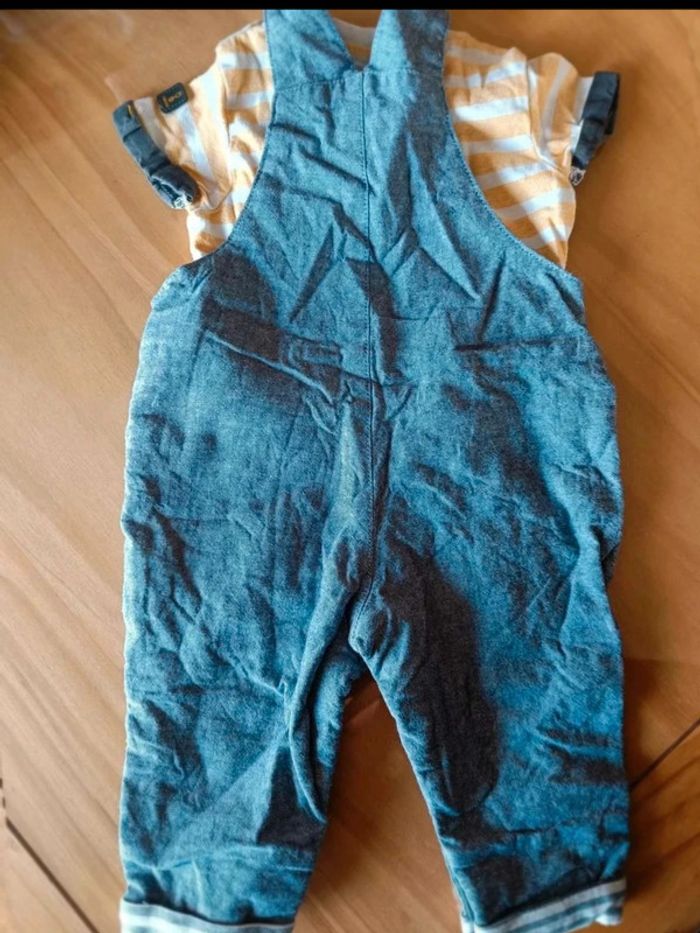 Salopette et tee shirt 🦊 - photo numéro 3