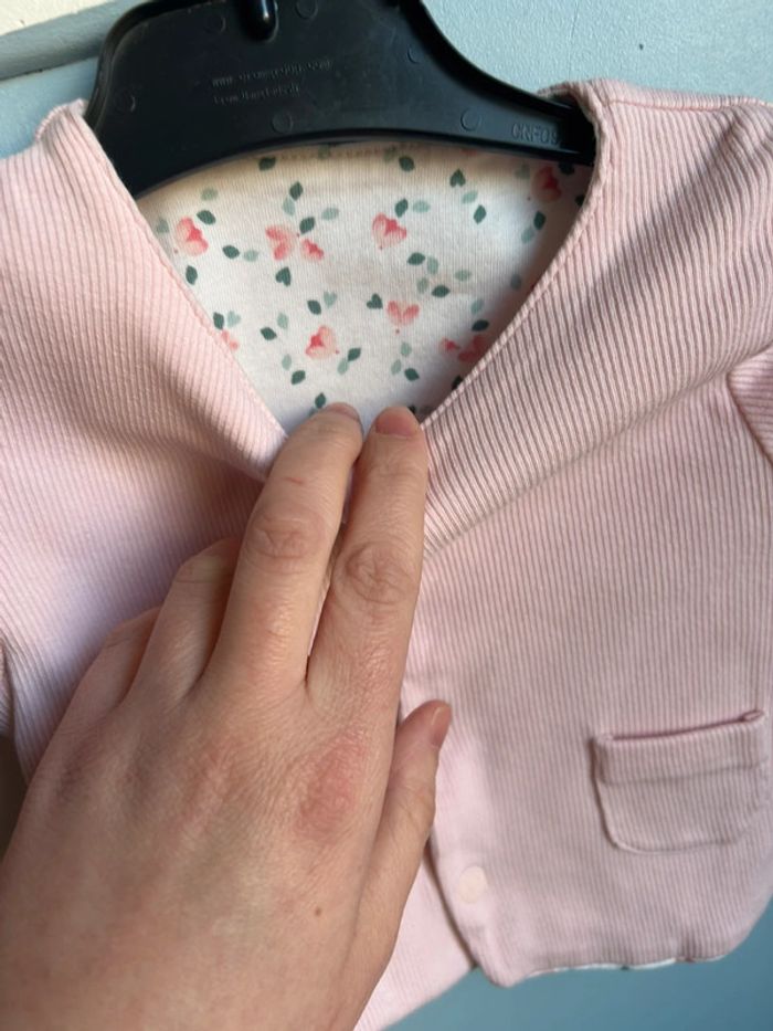 Gilet réversible rose / blanc à fleurs , obaibi , 3 mois - photo numéro 3