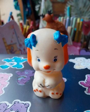 Jouet vintage du style luciole, chien, chiot