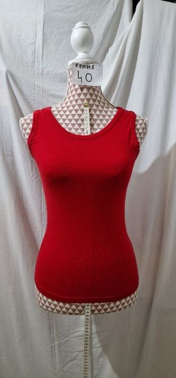 Débardeur, rouge,en coton & elasthanne, en très très bon état, longueur 55cm