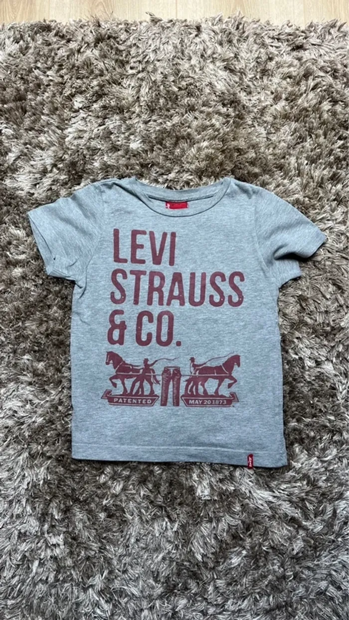T-shirt Levis