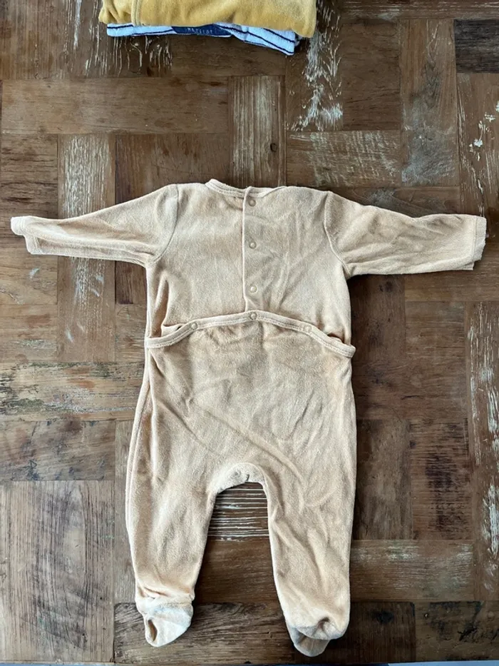 Lot pyjama velours 6 mois - photo numéro 9