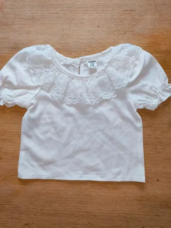 T-shirt dentelle neuf sans étiquette fille 6 9 mois