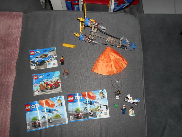 Lot Légo vrac + figurines + notices - photo numéro 5