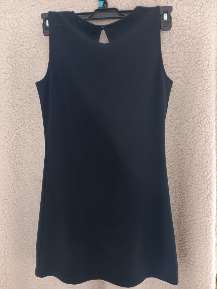 Robe noire - photo numéro 2