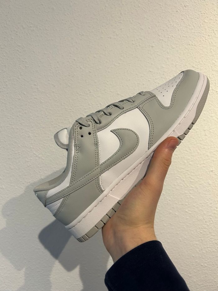 Nike Dunk low grey fog en taille 44 - photo numéro 2