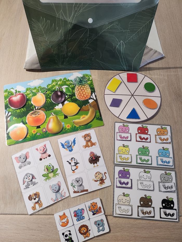 Jeux plastifiés et scratchés façon montessori