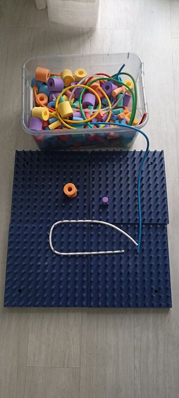 Lot Wigglyworm hop toys