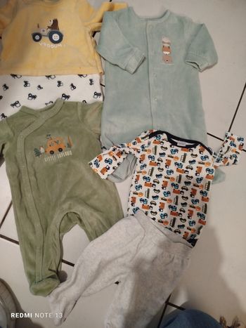#kytie1moisgarcon. 5 articles 3 grenouillere un pantalon et un body taille 1 mois