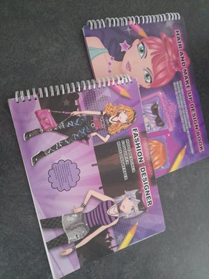 Lot de  2 cahiers designer