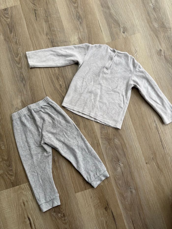Pyjama deux pièces fille taille 36 mois - photo numéro 4
