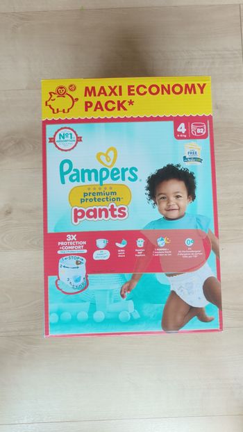 1 maxi economy pack Pampers premium protection pants taille 4