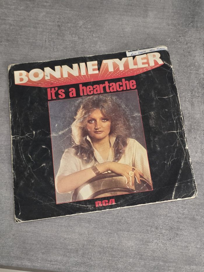 Bonnie Tyler – It’s a Heartache – 45 tours - photo numéro 1