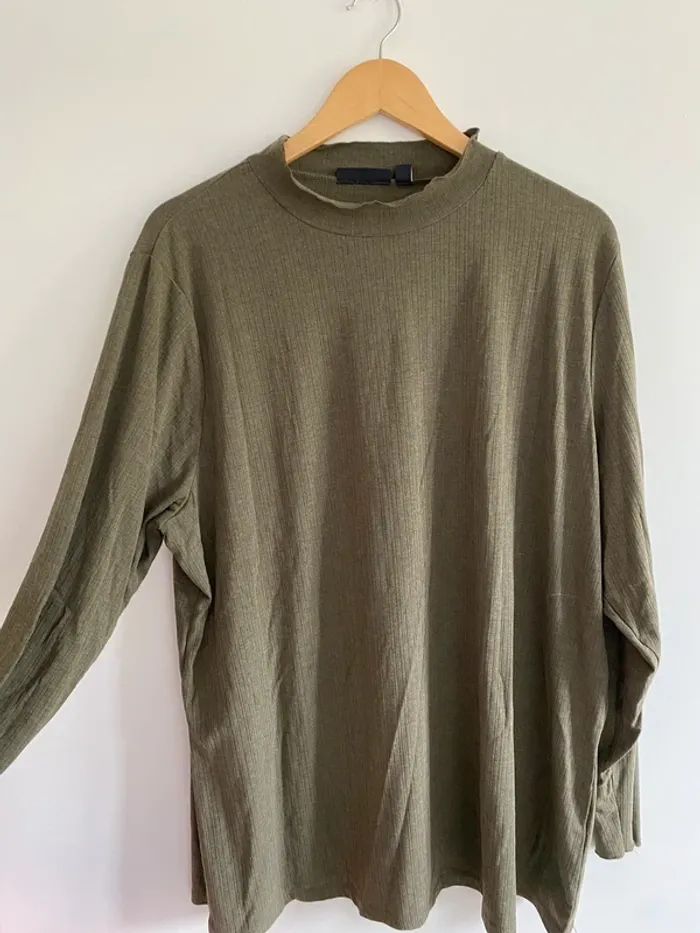 Haut kaki manches longues grande taille curvy 3XL 54/56