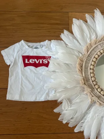 👕 T-shirt Levi’s – 3 mois