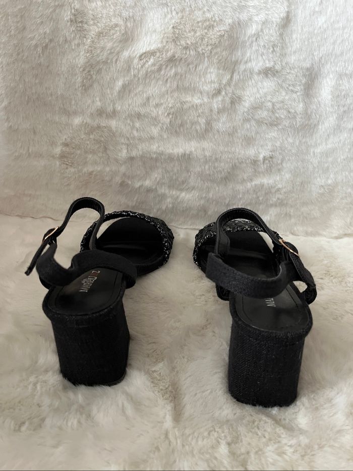 Sandales noire et argentées pointure 38, talons 7 cm - photo numéro 5