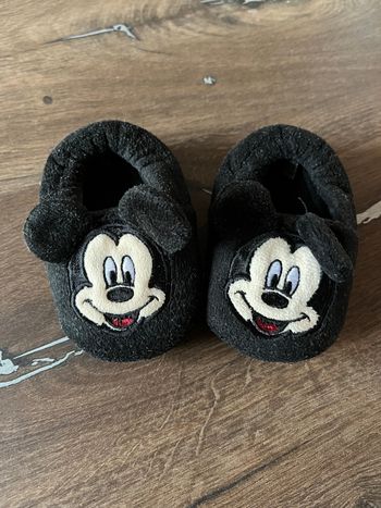 Chaussons bébé Mickey