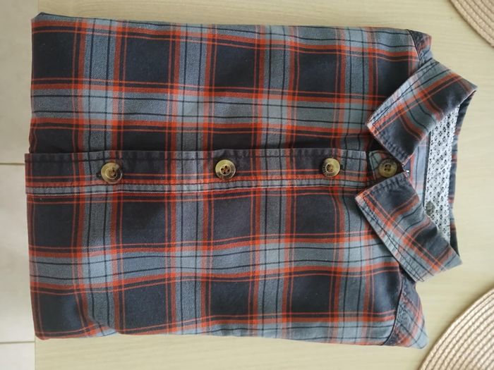 Jolie chemise T 10ans