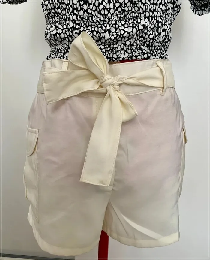 Short fluide ceinturé blanc Anna Karel