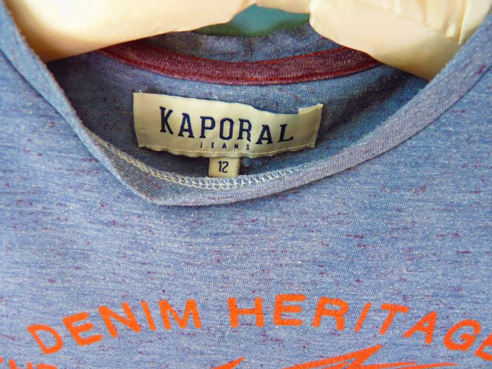 T-shirt Garçon Kaporal jean 12 ans bleu chiné manches courtes TBE - photo numéro 2