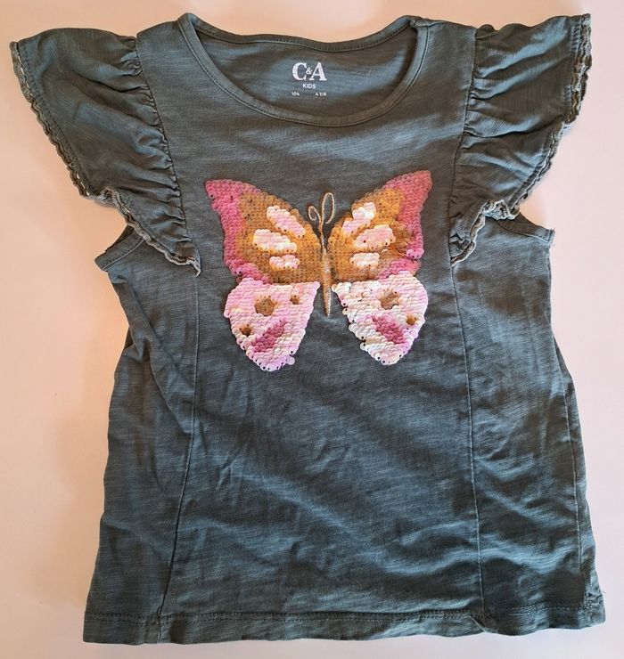 Lot de 4 t-shirts MC fille 4 ans TBE - photo numéro 2