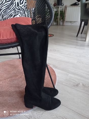 Bottes cuissardes noires petits talons carrés.38 tbe