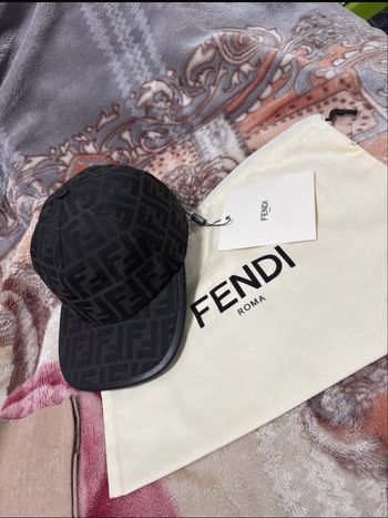 Casquette Fendi noir 