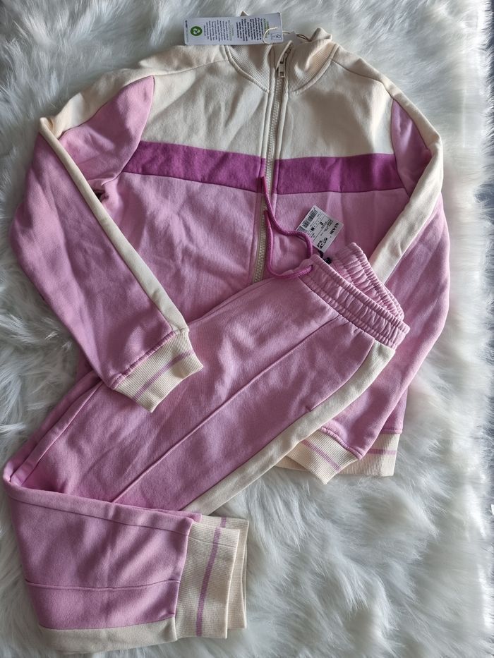 NEUF superbe 🏷🏷💜 jogging molleton 8/10 ans fille💜💜💜💜💜💜💜