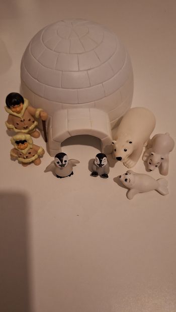 Igloo et figurines altaya