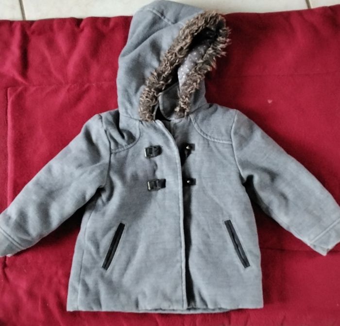 Manteau à capuche  gris  ,fermeture  ,poches  ,Kidkanai  ,3 ans  94cm