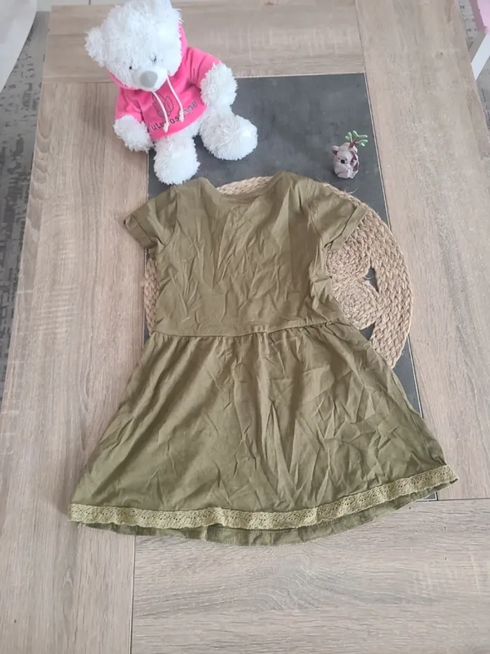 Robe 24 mois - photo numéro 2
