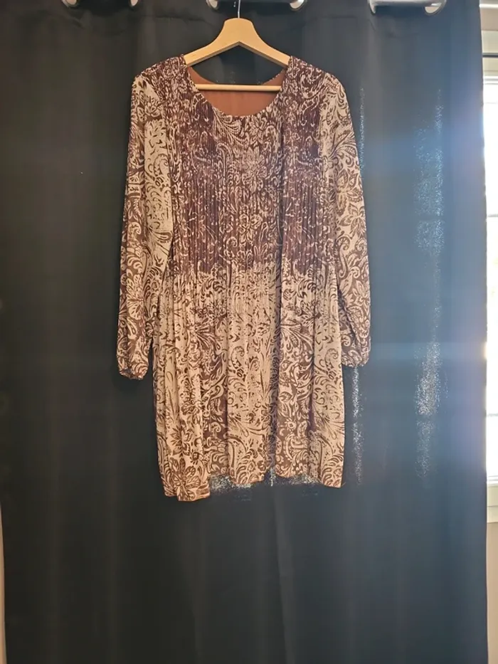 Robe marron beige