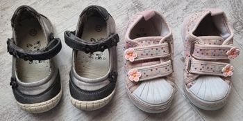 2 paires de chaussures fille p22