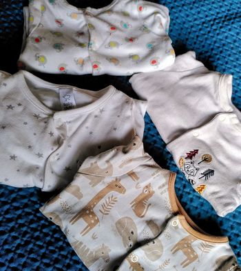 4 pyjamas taille 56 - 2/3 mois