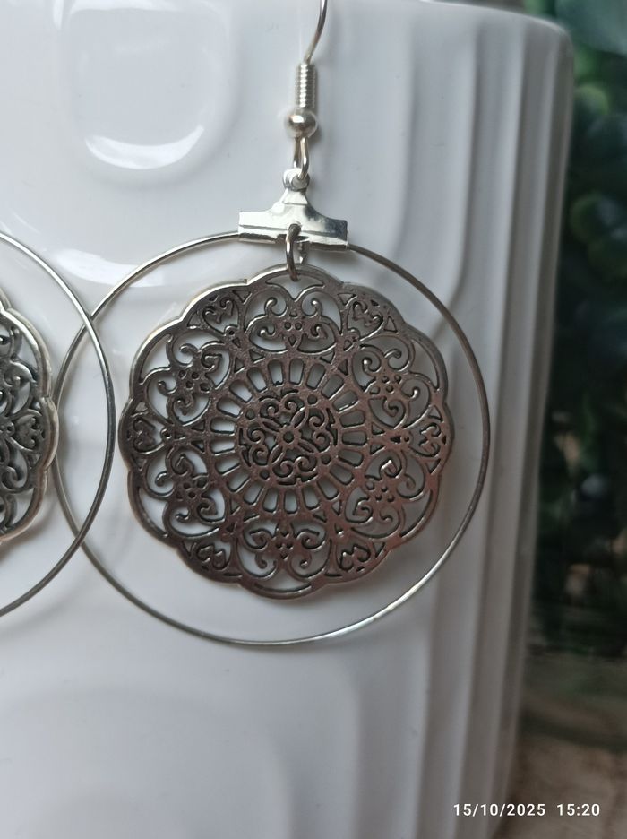 🌺 Boucle d'oreille  créoles - photo numéro 4