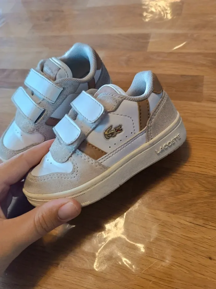 Basket chaussure à scratch Lacoste taille 22 avec boite - photo numéro 3
