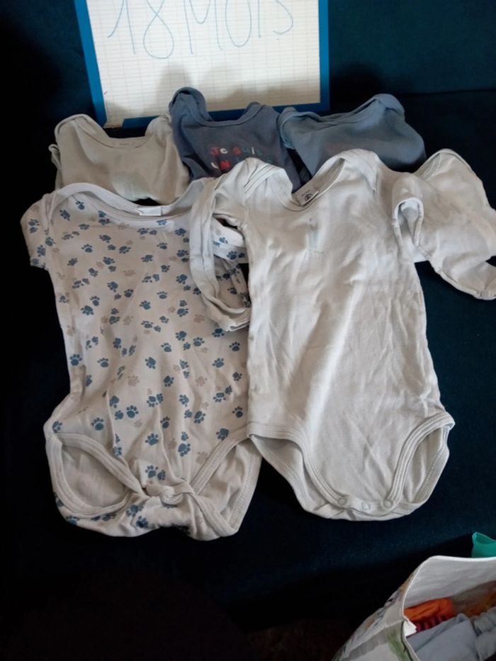 Lot 9 bodys bébé 18mois - photo numéro 4
