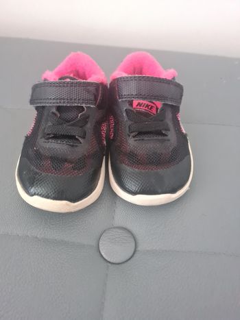 Baskets Nike rose et noir